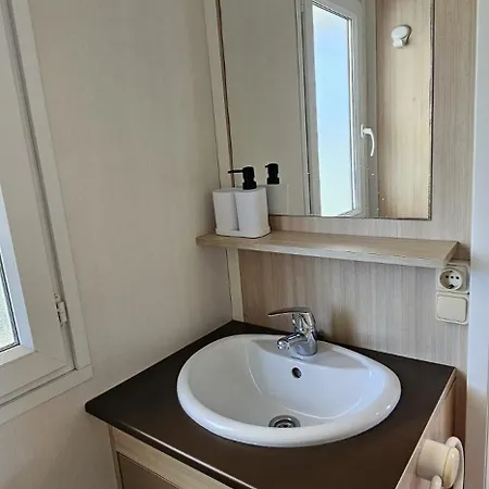 Kemp Mobil-home Poney 3 Etoiles *